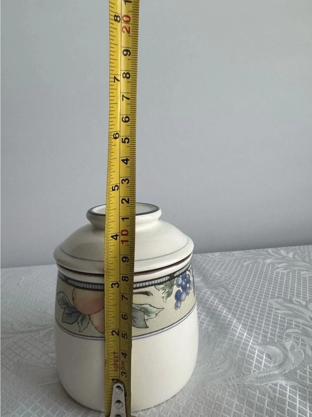 Mikasa Intaglio Garden Harvest CAC29 Mini Kitchen Canister 4.5” w/ Lid-Vintage